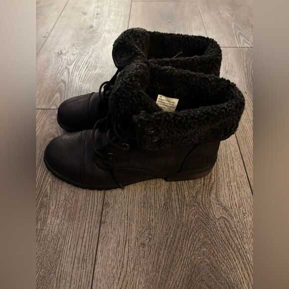 Seychelles Stylish Black combat Boots with Knit Cuff NWOT - Picture 10 of 12